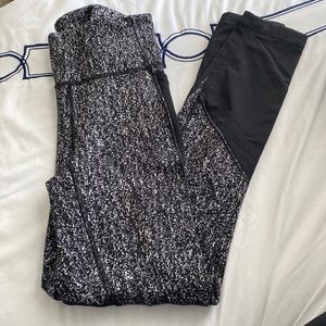 Lululemon 7/8 marble silver and black leggings size 6